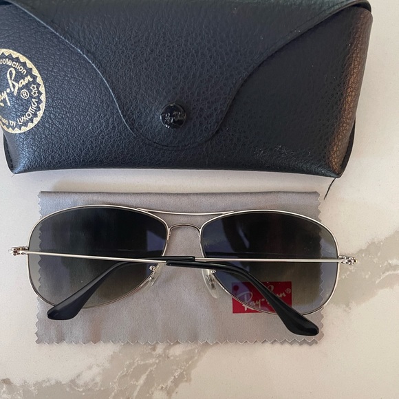 Ray Ban Vintage Cockpit Aviator Sunglasses | Silver - Picture 3 of 7